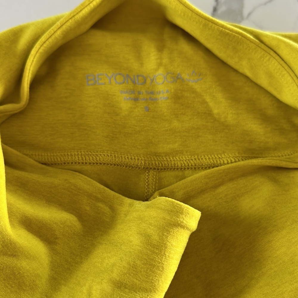 Beyond Yoga.  Yellow leggings.  NWOT. - Picture 3 of 3